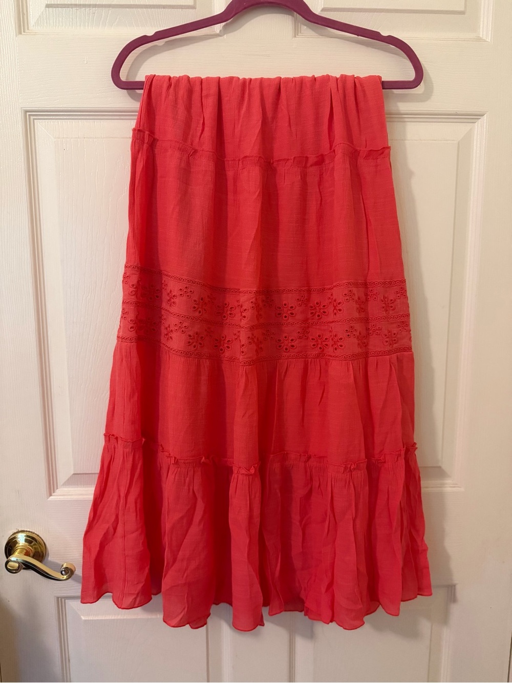 Kings Road Coral Pink Eyelet Tiered Maxi Skirt Womens Small 0023